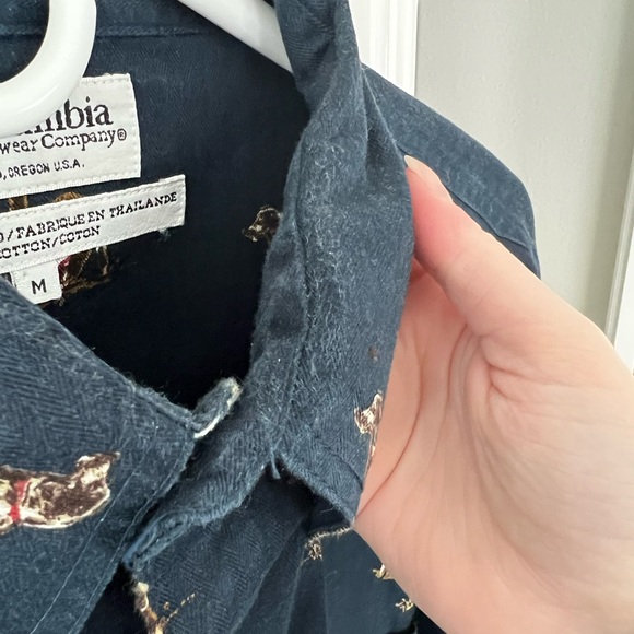 CLEARANCE Men’s Medium Columbia Navy Button Down Shirt With Hunting Dogs Print - Picture 8 of 12